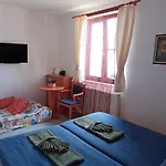 Casa de hóspedes Orbis 3*
