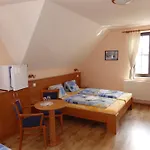 Casa de hóspedes Orbis 3*